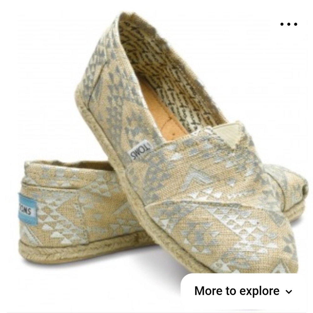 Toms Women's Tan Silver Tribal Burlap Slip On Canvas Casual Flats Size 6